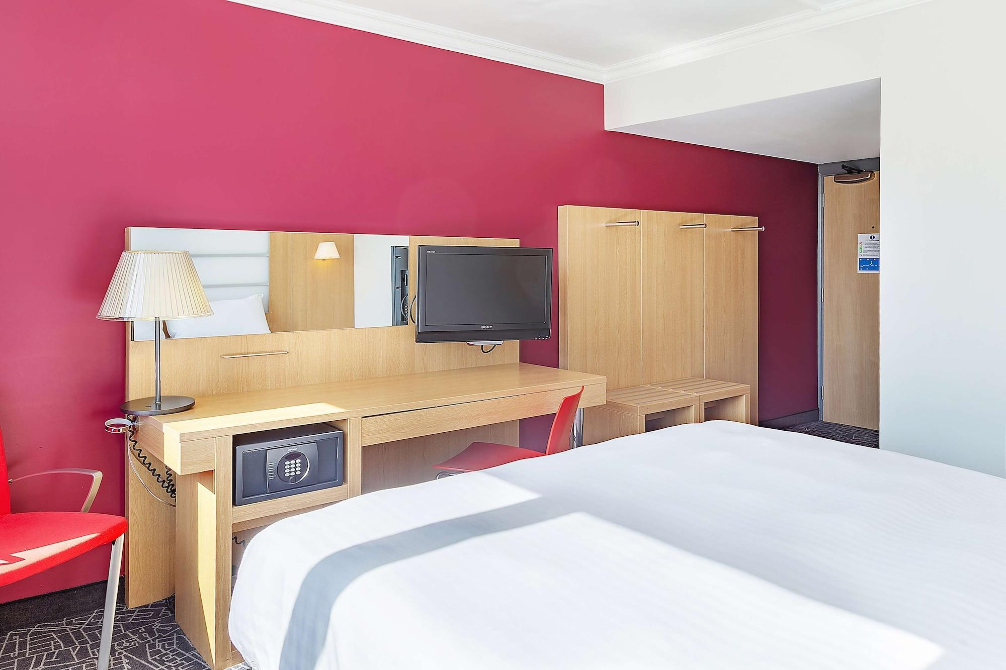 Mercure Northampton Exterior photo
